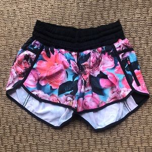 Lulu lemon tracker short secret garden rose